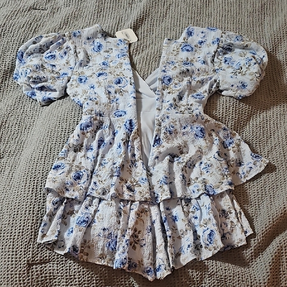 NWT Altar’d State Blue Floral Romper – Tie Waist, Puff Sleeves - Picture 9 of 12